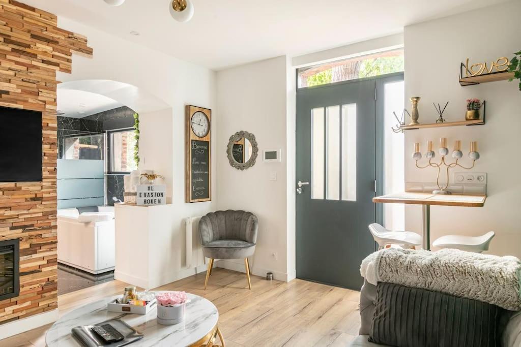 Sauna, Jacuzzi, Terrasse Et Parking Rouen Esterno foto